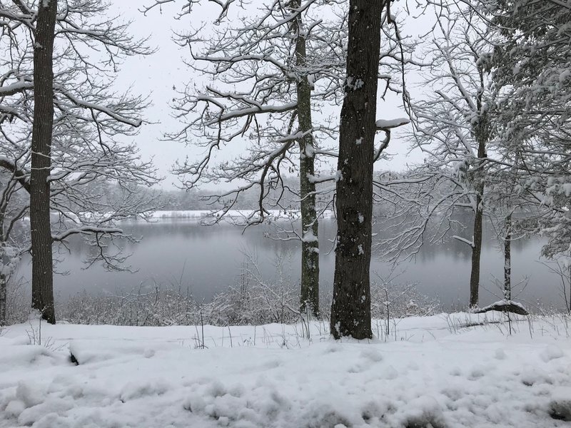 Late season snow around Spaulding Pond