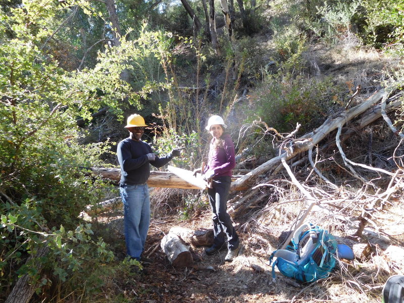 Cheerful volunteers working on Gabrielino Trail.