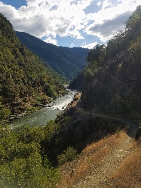 Evening near Grave Creek trailhead on the Rogue River Trail.