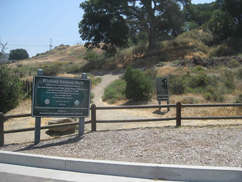 Trailhead; the trail heads up and to the right from here.