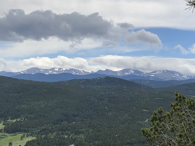 Fantastic mountain views on the Mule Deer Trail