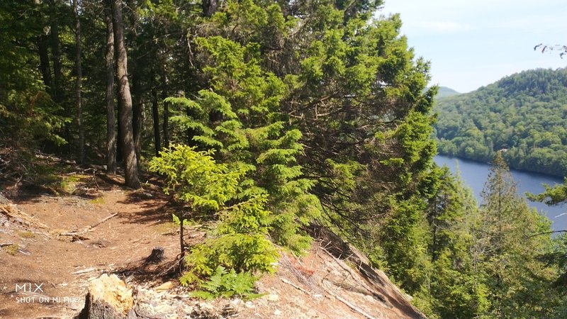 Trail along lac bibite