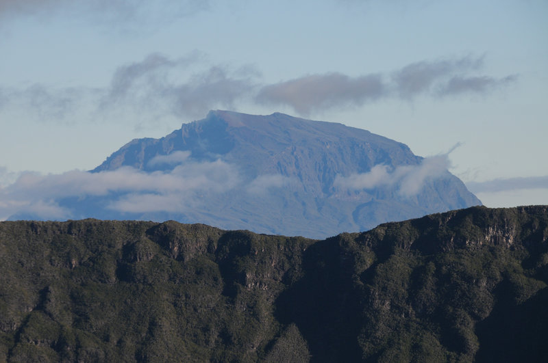 Piton de Neiges in all it's glory. The slope in the center is basically the route to the summit.