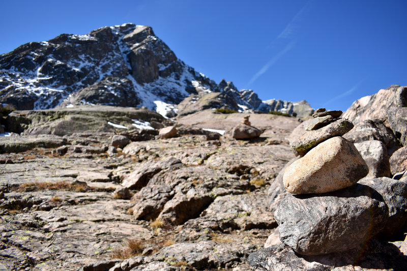 Cairns like these mark the route above the drainage.