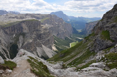 View from Puezhütte down into the Langental