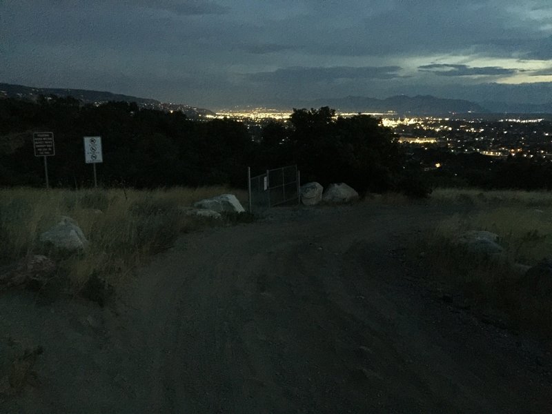 You need only use a very, very short section of the fire-break road before joining up again with the BoSho trail visible on the left.  Don't go right here unless you love car exhaust.