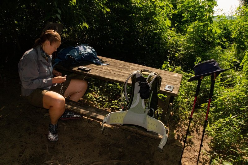 At 4.5 miles from Battleground there is a picnic table.