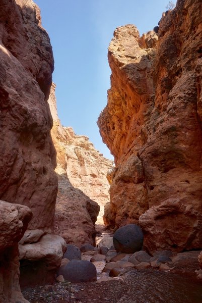 Rounded boulders in the narrows of Sulfur Creek