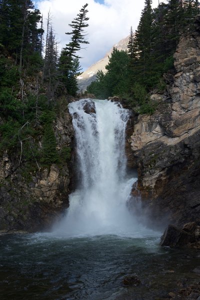 Running Eagle Falls in the early morning light. There are lots of views of the falls along the river bank.