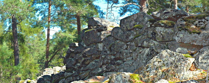 The ring wall around the ancient Castle of Stensjöborg.