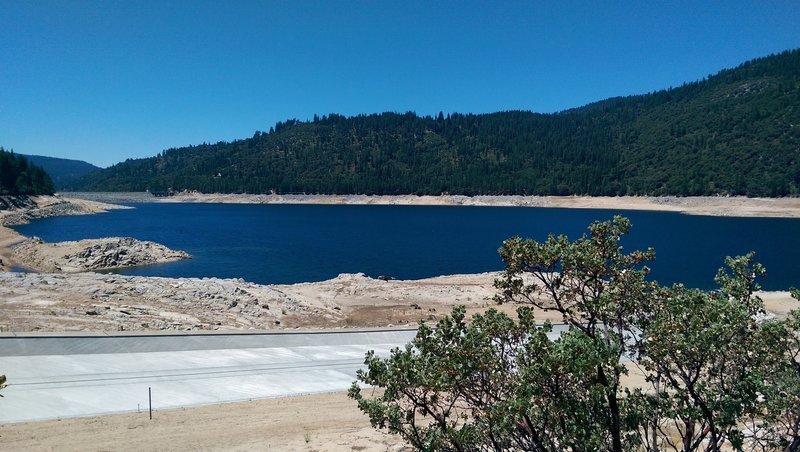 Looking at Pinecrest boat launch and dam from the start of the Pinecrest Lake National Recreation Trail