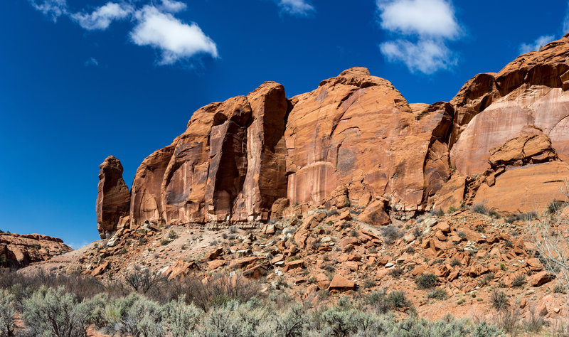 Wingate Sandstone makes up the most of the surrounding rock formations in Little Death Hollow