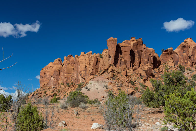 Wingate Sandstone towers leading into the side canyon from Wolverine Canyon