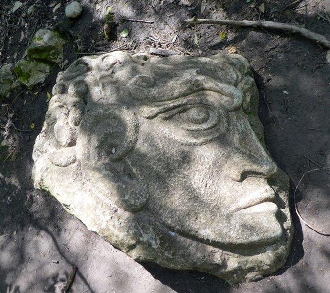 A sculpted head on the trail. Looks of Roman origin (?)