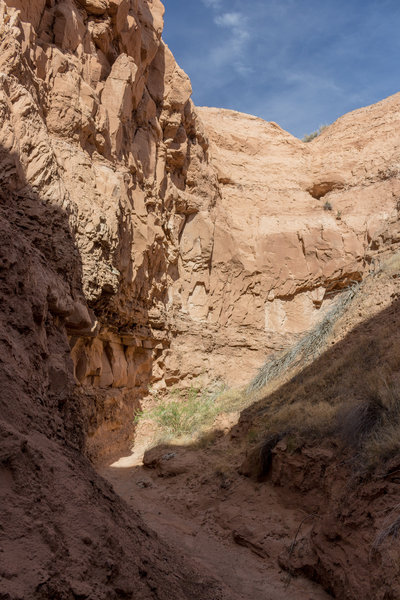 The side canyon leading back to the Goblin Valley Road