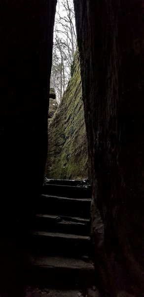 Cave-like split in the rocks.