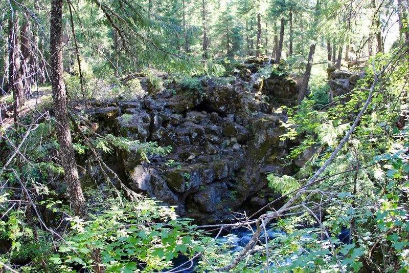 Rouge Gorge: Lava Tubes