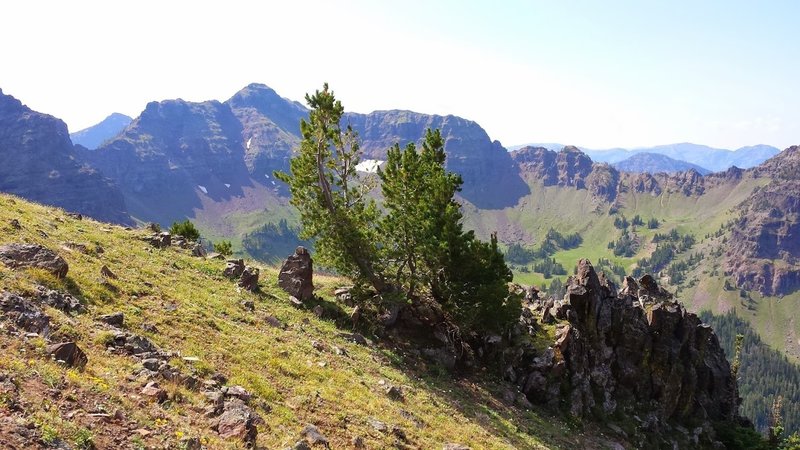 Another view to the south - rugged section of mountains!