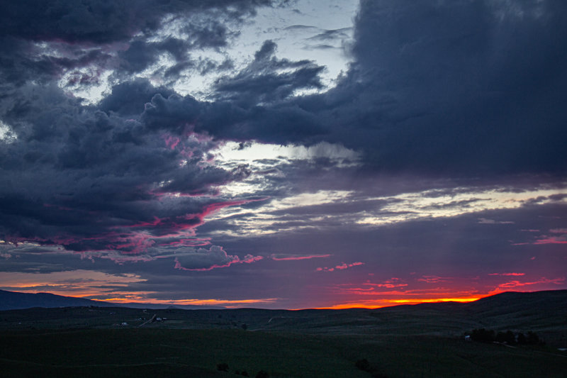 Sunset from the start of Soldier Ridge Trail looking north towards the plains.