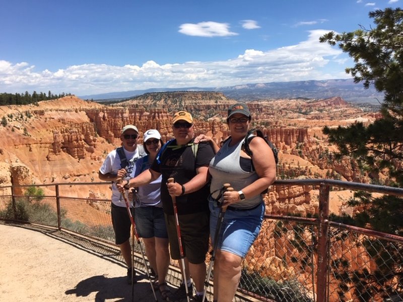 Happy group ready to take on Navajo/Queens Garden loop at Sunset Point.