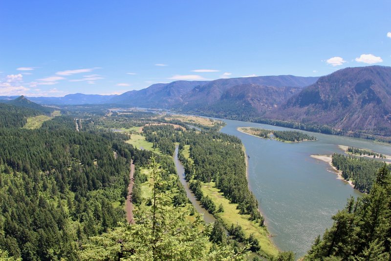 View from top of Beacon Rock.