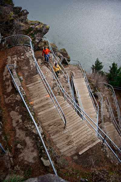 The series of tight switchbacks along the trail to Beacon Rock's summit.