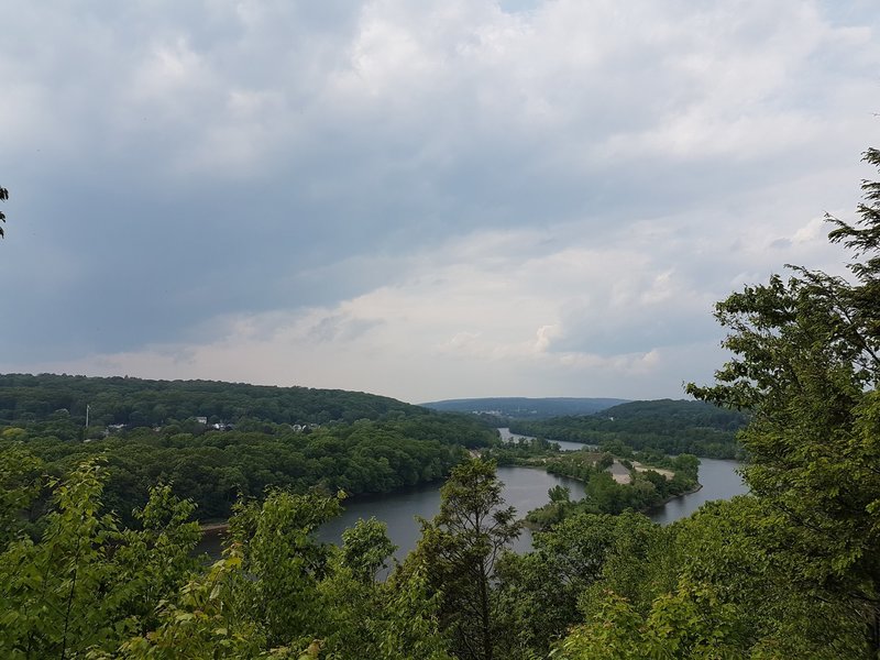 Overlook of the Housatonic River from the Red Trail
