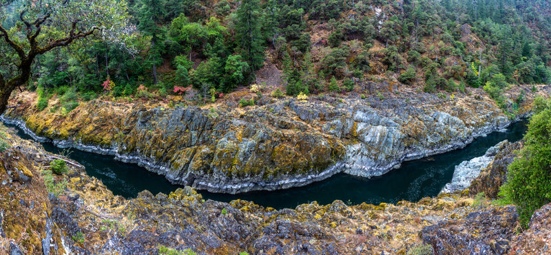 A fine stretch of the Rogue River.