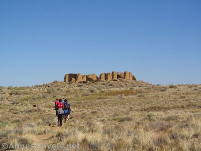 Hiking the spur trail to New Alto