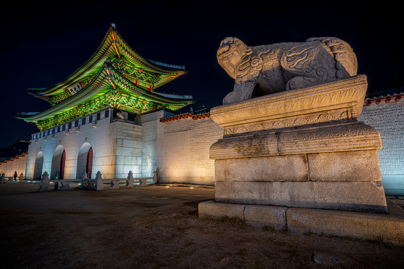 Gwanghwamun, part of the Gyeongbokgung Palace near the Seoul City Wall Trail