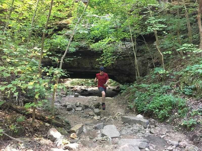 Running back toward the Boulder Ridge trail from the natural bridge.