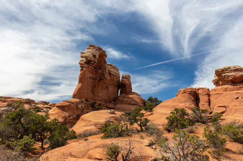 Rock towers along Broken Arch Trail.