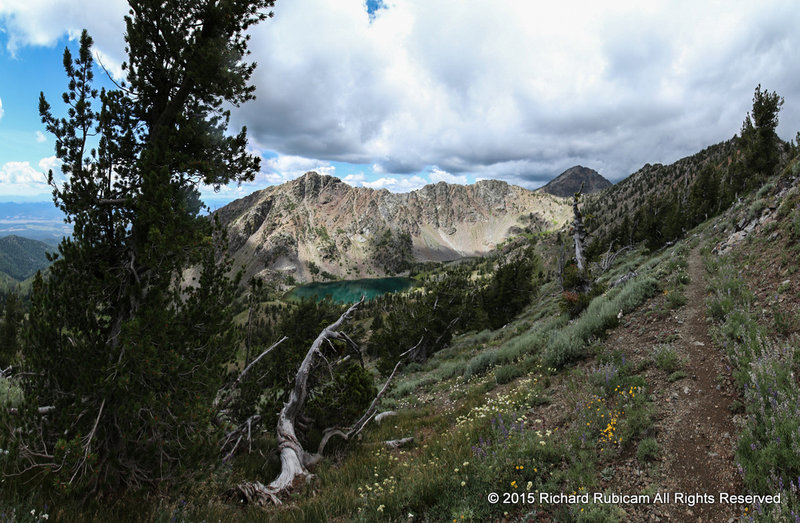 Twin Lakes and the Elkhorn Crest Trail 1611.