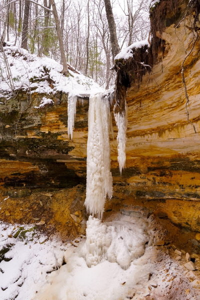 Sandstone trail frozen falls