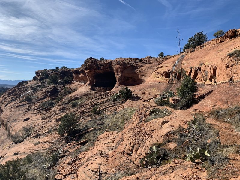 The cave at Robbers Roost, the last few meters of the trail.