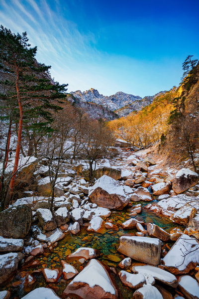 Blue water in the river valleys of Seoraksan National Park