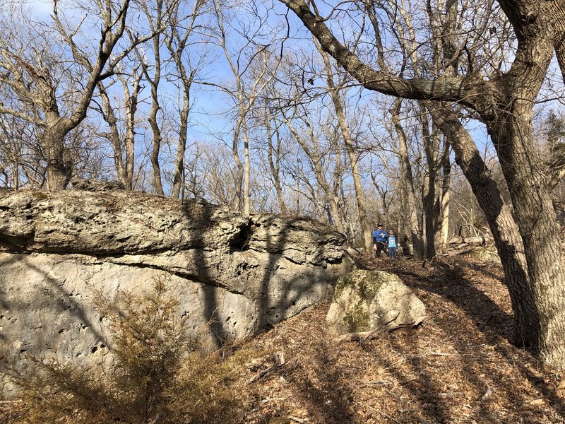 The trail wraps around lots of neat rock formations!