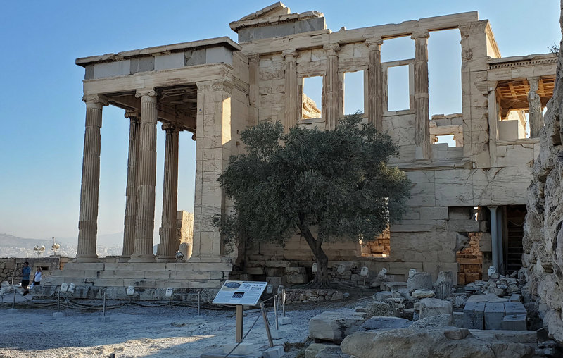 Antico Tempio di Atena Poliàs / Old Temple of Athena