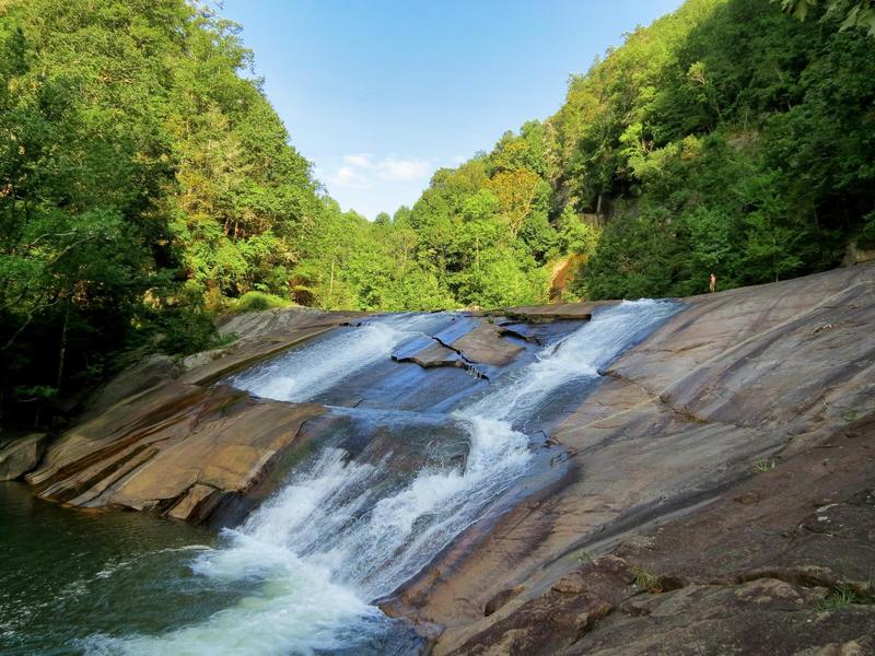 Hiking at Tallulah Gorge alongside Oceana Falls