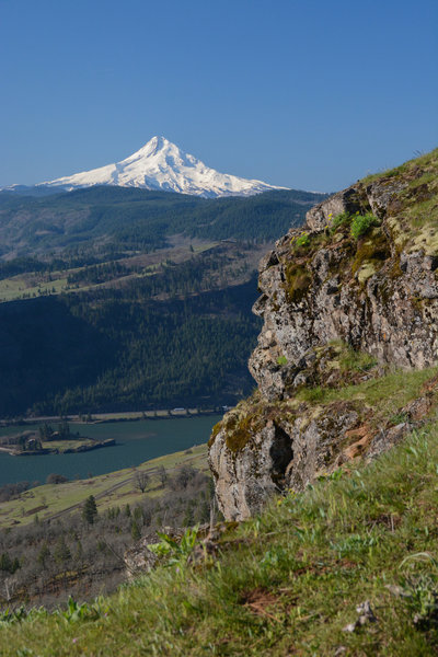 The cliffs of Coyote Wall, the Gorge, and Hood.