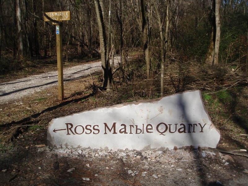 ross marble area - the sign leading from Imery's Trail into the Ross Marble Loop