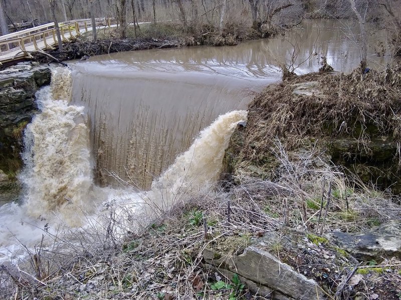 Cedar Cliff Falls