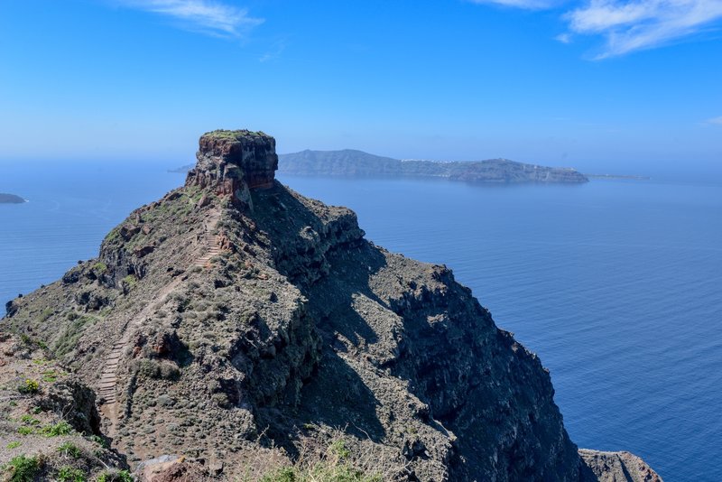 Skaros rock and Ekklisia Theoskepasti hiking trail.