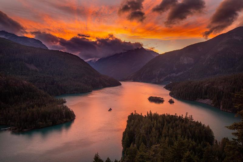 Lake Diablo at sunset