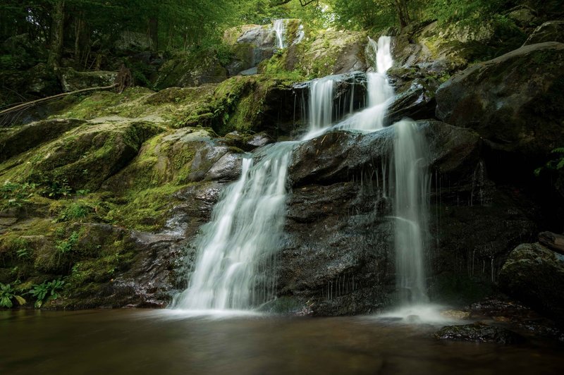 Dark Hollow Falls