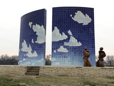 I will redo this pic when there is a blue sky...I promise!  Blue Sky Sculpture