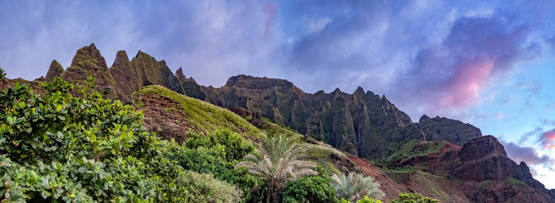 Kalalau Beach - mountains sunset