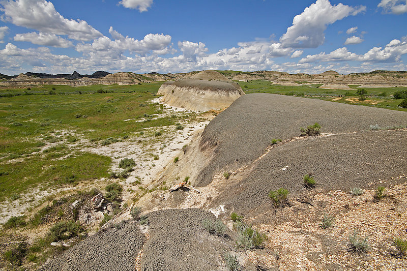 Bentonite cliff in the North Dakota Badlands. with permission from DeVane Webster