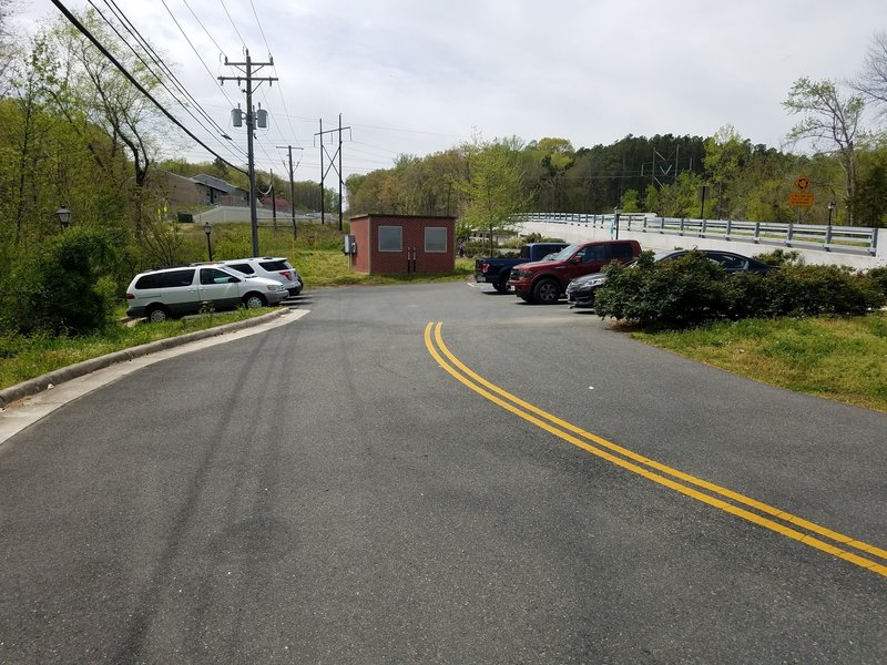 Parking lot for the Fredericksburg Quarry Trails