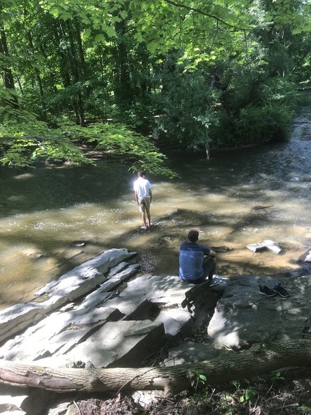 One of the many access to the river